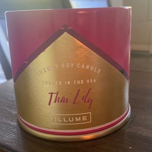 Illume Thai Lily Scented Candle